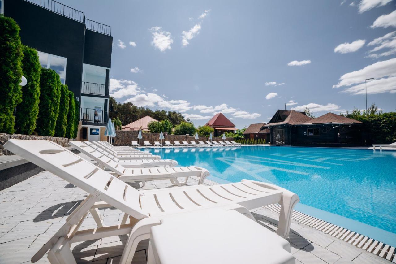 Avalon Hotel&Pool Yelikhovichi Exterior photo