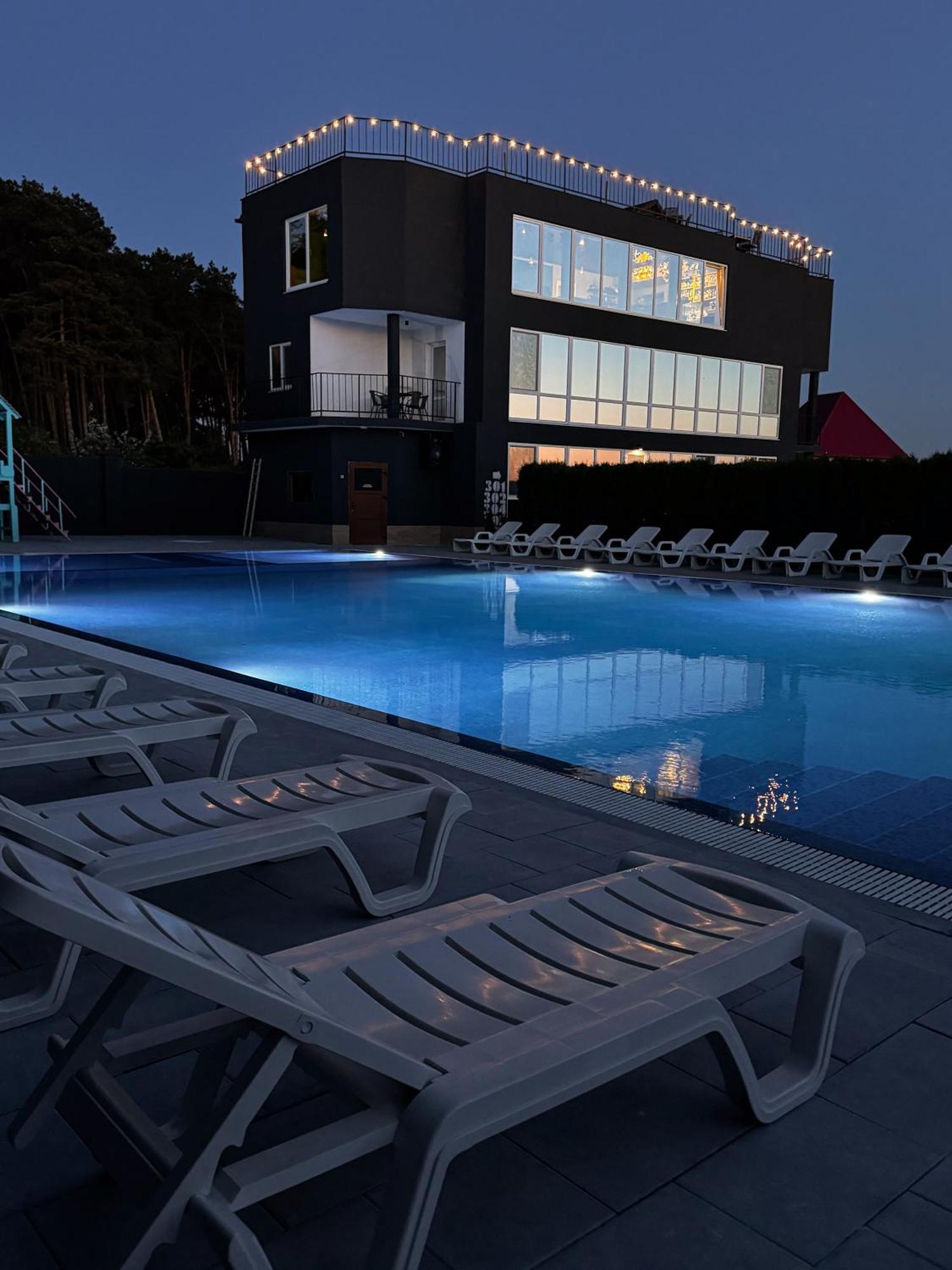 Avalon Hotel&Pool Yelikhovichi Exterior photo